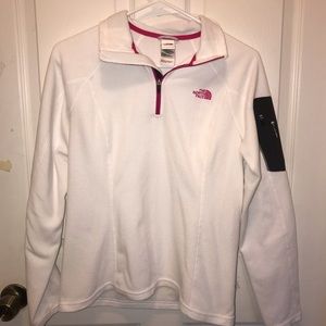 The North Face Women’s Small Zip Pullover
